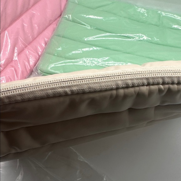 Quilted Puffer Laptop Sleeves in Mint, Pink, and Beige New - Picture 4 of 6